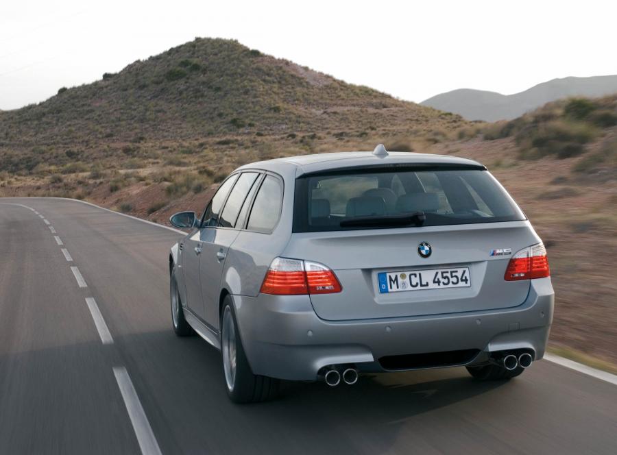  BMW M5 Touring 2009 года  (фото 48 из 51)